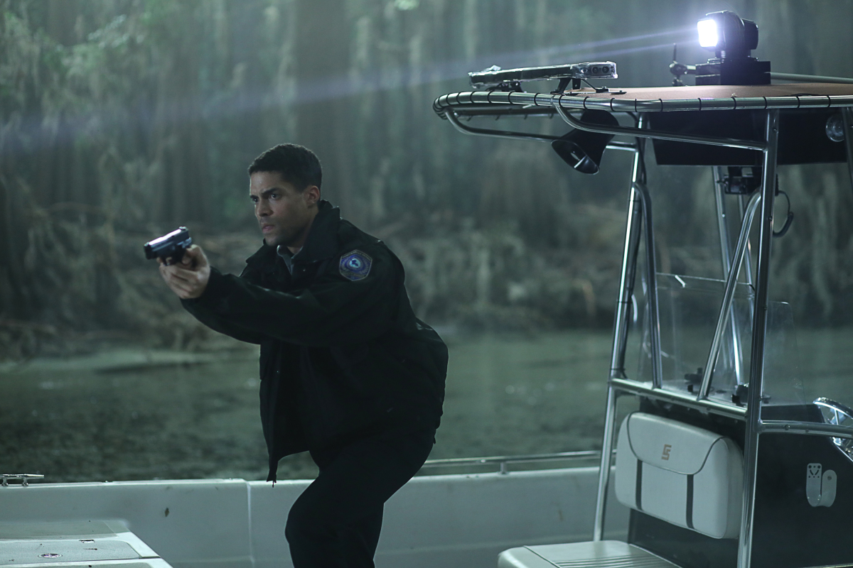 Swamp Thing Season 1 Episode 2, "Worlds Apart"