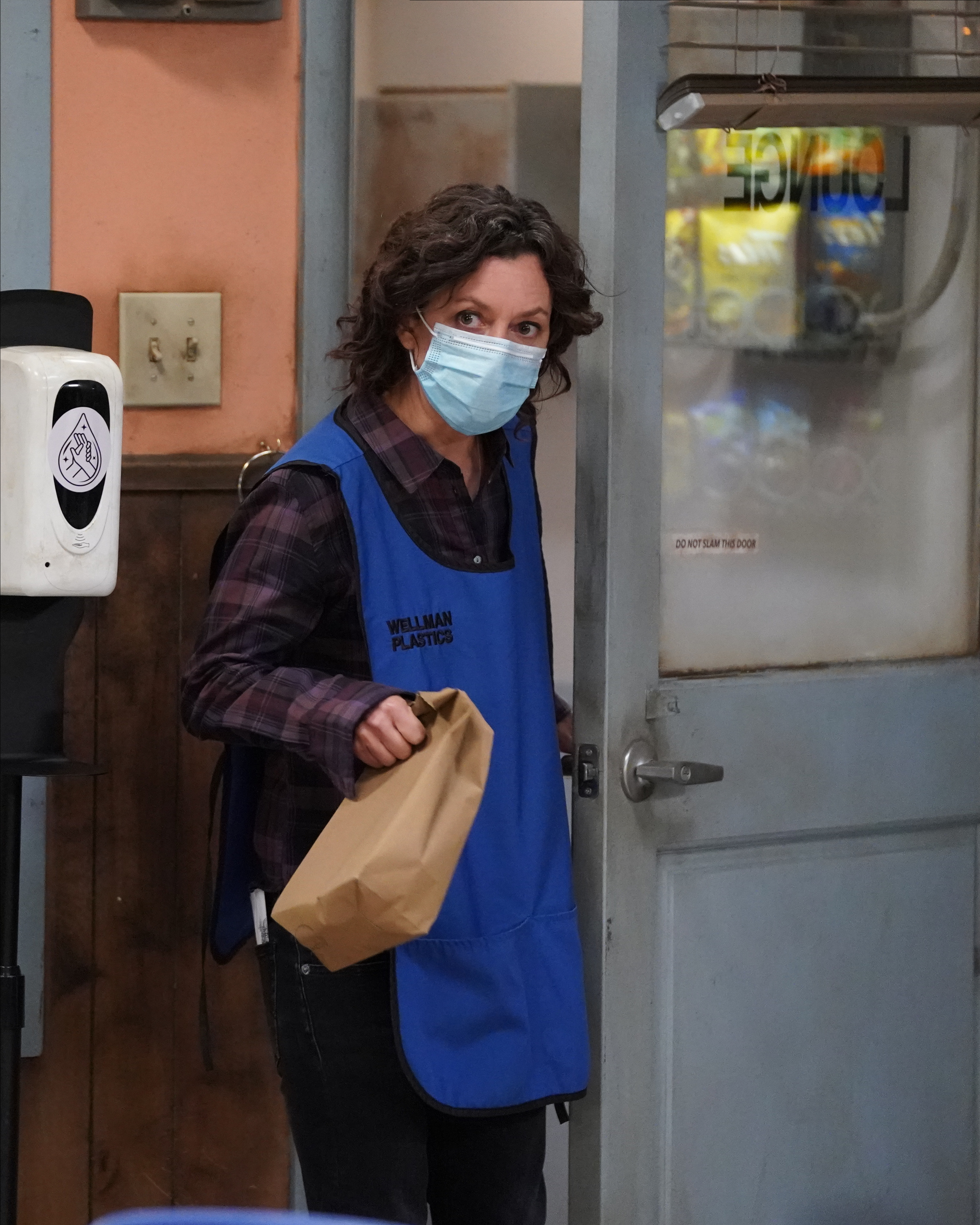 THE CONNERS - Season 3 Episode 3 - SARA GILBERT