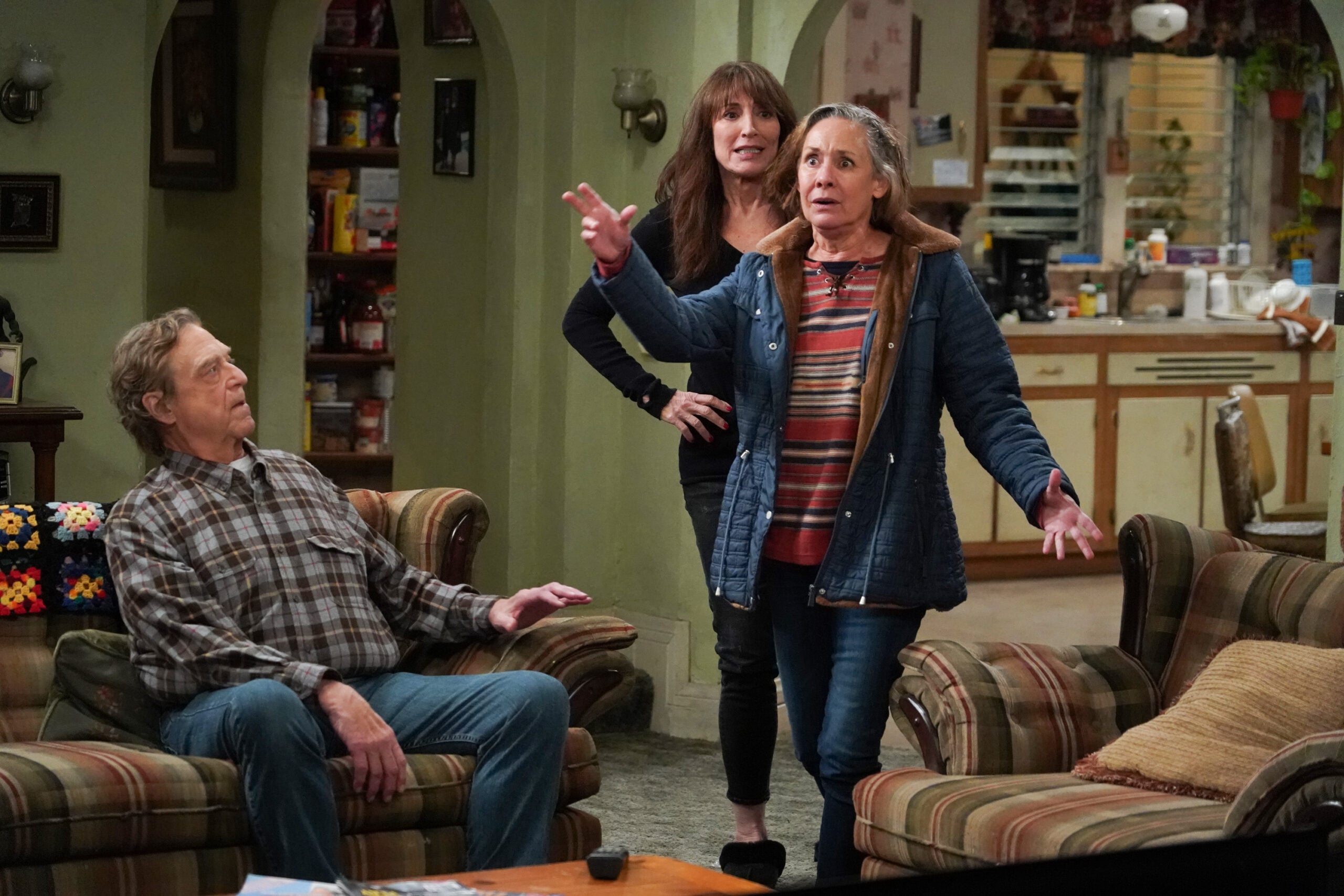 The Conners - Season 3 Episode 9 - Promotions, Podcasts, and Magic Tea - JOHN GOODMAN, KATEY SAGAL, LAURIE METCALF
