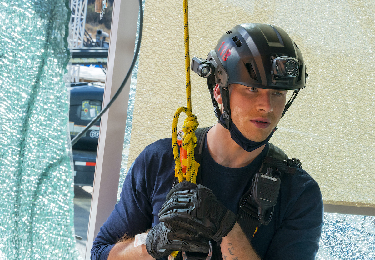 911 Season 4 Episode 1, "New Abnormal"