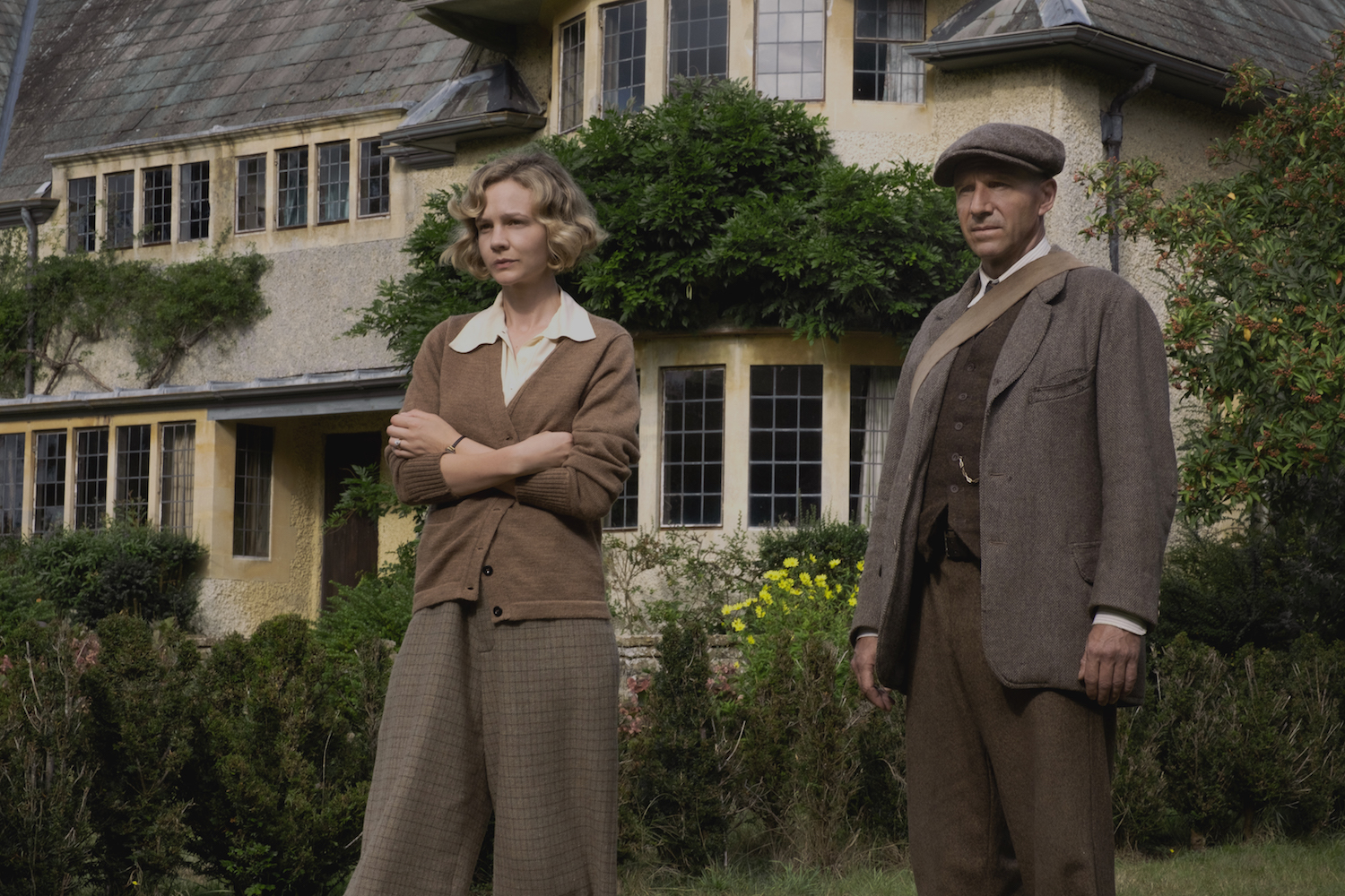 The Dig - CAREY MULLIGAN as EDITH PRETTY, RALPH FIENNES as BASIL BROWN | Tell-Tale TV The Dig - CAREY MULLIGAN as EDITH PRETTY, RALPH FIENNES as BASIL BROWN