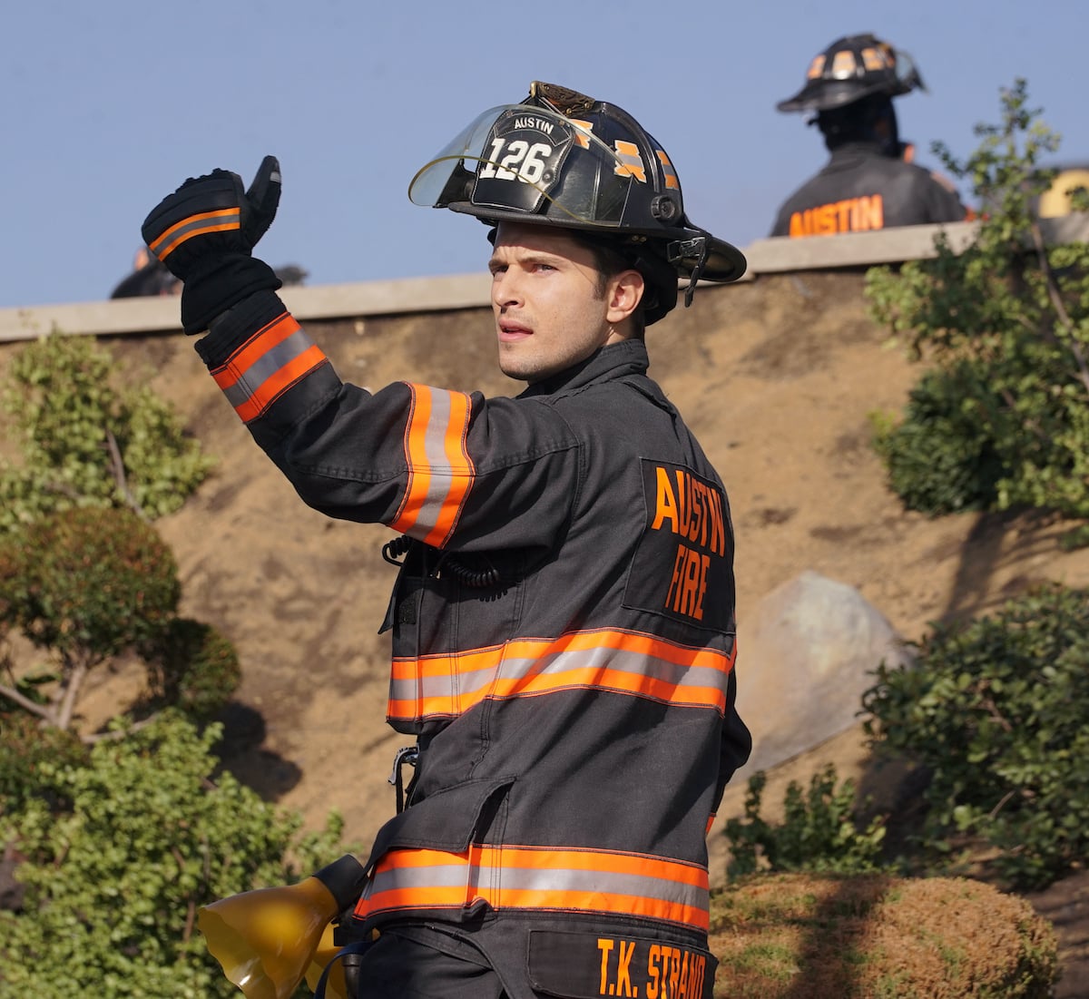 9-1-1 Lonestar Season 2 Episode 2, “2100°”