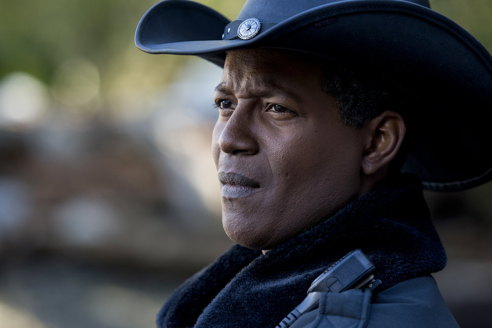 Resident Alien - Season 1 Episode 1 - Pilot 