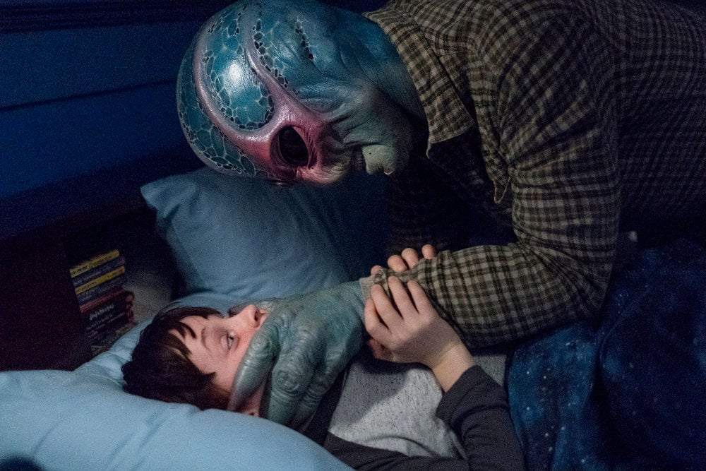 Resident Alien - Season 1 Episode 1 - Pilot 