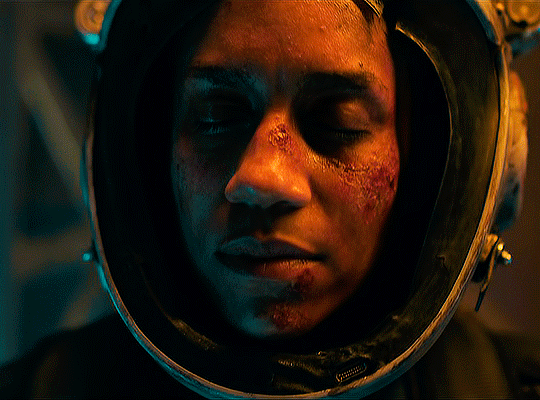 Dominique Tipper as Naomi Nagata on The Expanse Season 5 Episode 8, "Hard Vacuum."
