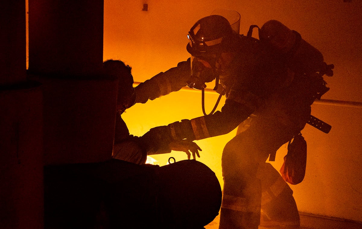 911-S4_Ep405-Sc26pt_0135