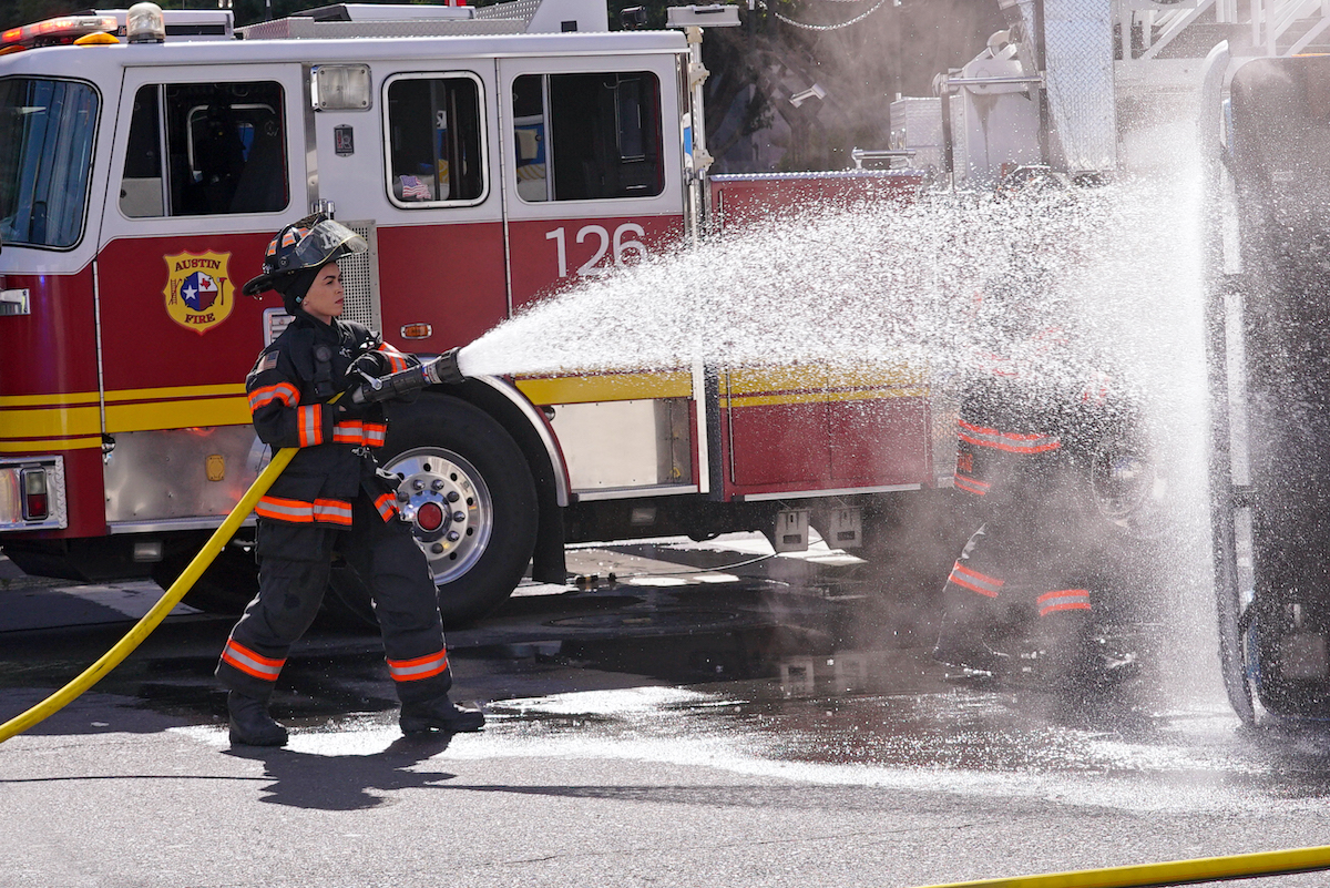 9-1-1 Lonestar Season 2 Episode 6, "Everyone and Their Brother"