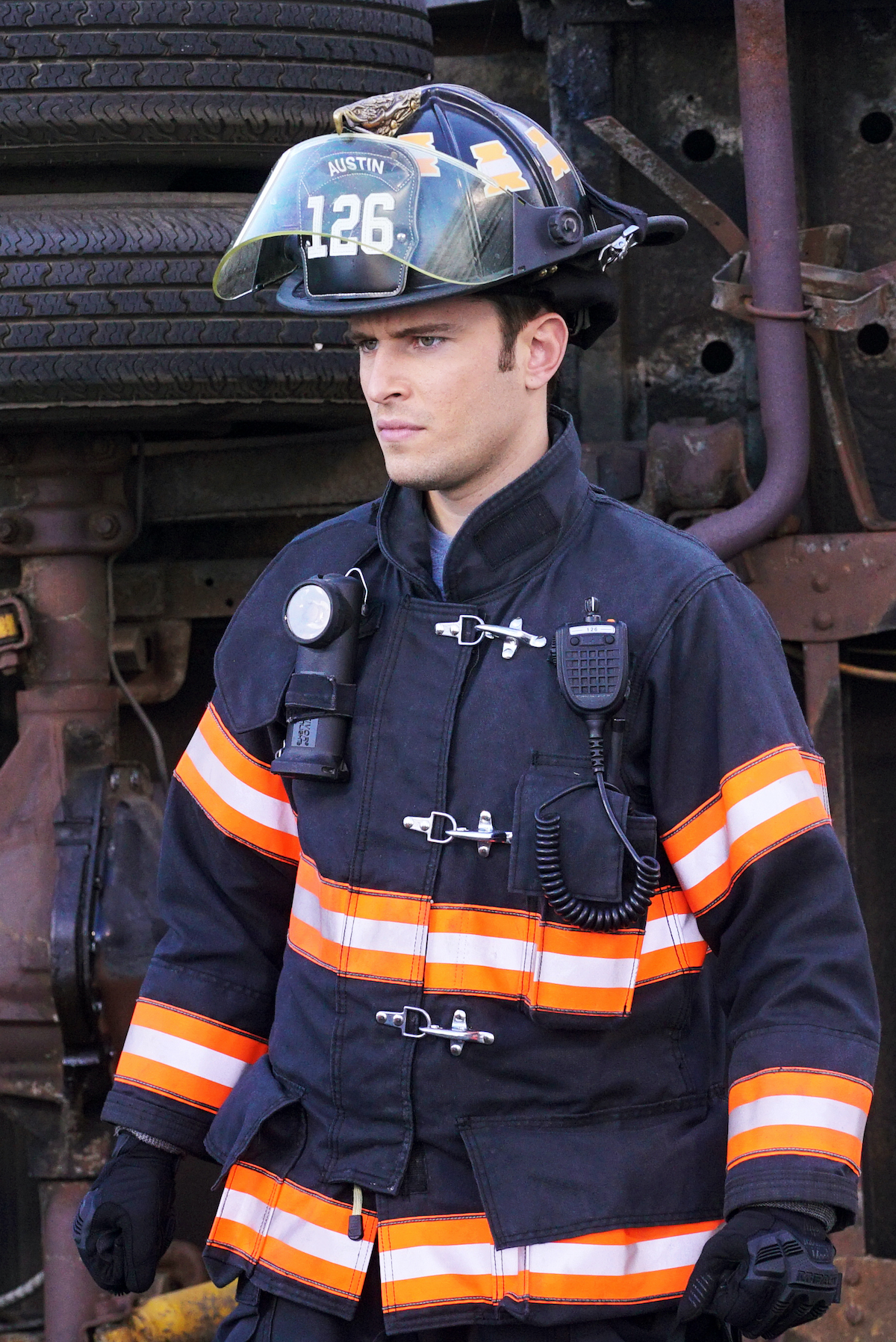 9-1-1 Lonestar Season 2 Episode 6, "Everyone and Their Brother"