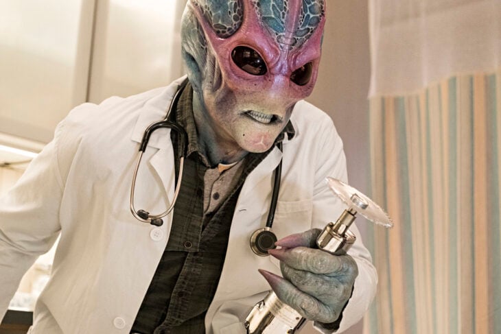 Resident Alien - Season 1 Episode 2 - Homesick Resident Alien Review: Homesick (Season 1 Episode 2) 