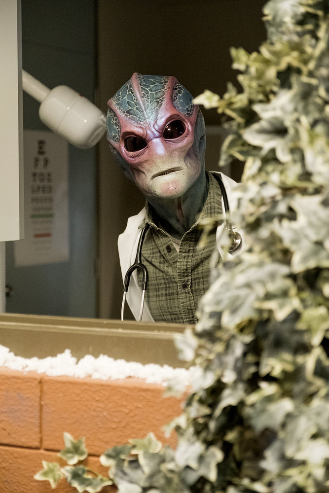 Resident Alien - Season 1 Episode 2 - Homesick