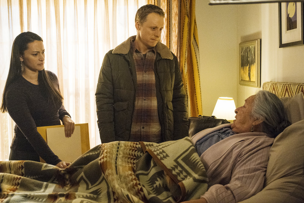 Resident Alien - Season 1 Episode 4 - Birds of a Feather