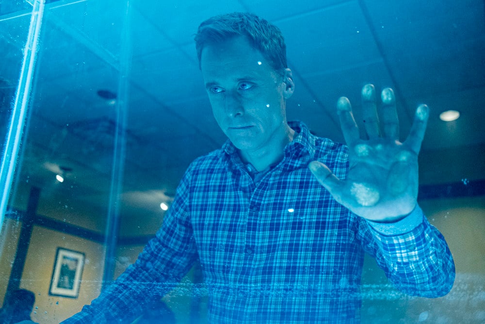 Resident Alien - Season 1 Episode 7- The Green Glow