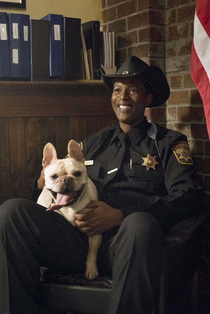 Resident Alien - Season 1 Episode 7- The Green Glow