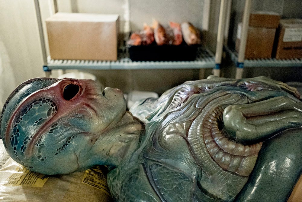 lien - Season 1 Episode 8 - End of the World As We Know It