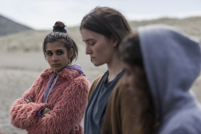 'The Wilds' 1x02 The 17 Wildest Things to Happen in ‘The Wilds’ Season 1 Pictured (L-R): Sophia Ali (Fatin Jadmani), Sarah Pidgeon (Leah Rilke), Helena Howard (Nora Reid)'The Wilds' 1x02