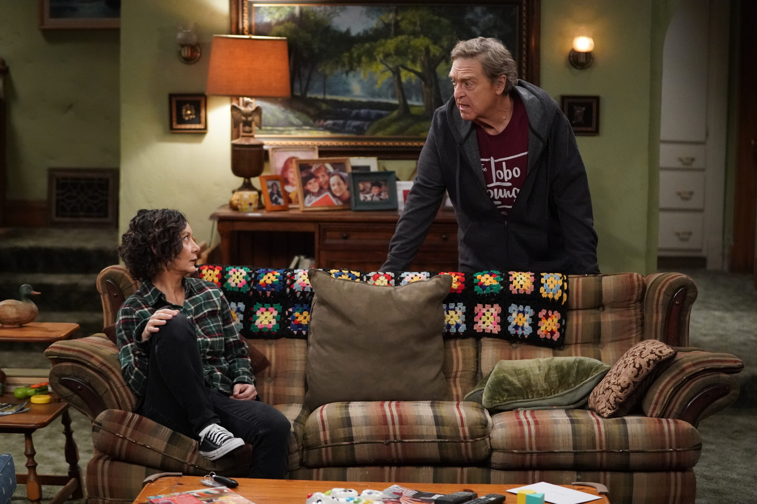 SARA GILBERT, JOHN GOODMAN