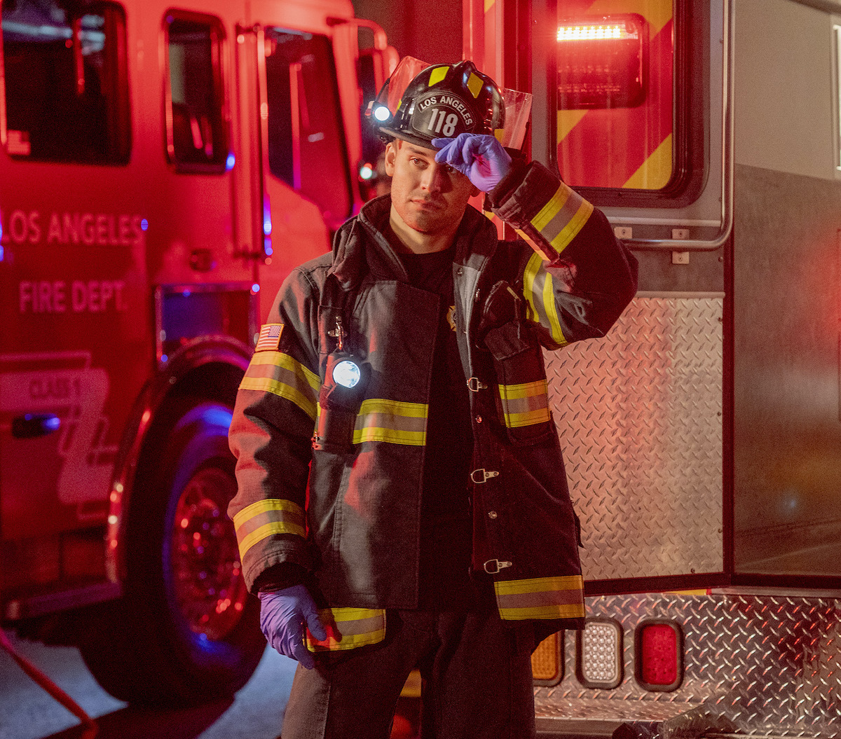 911-S4_Ep409-Sc32pt_0053