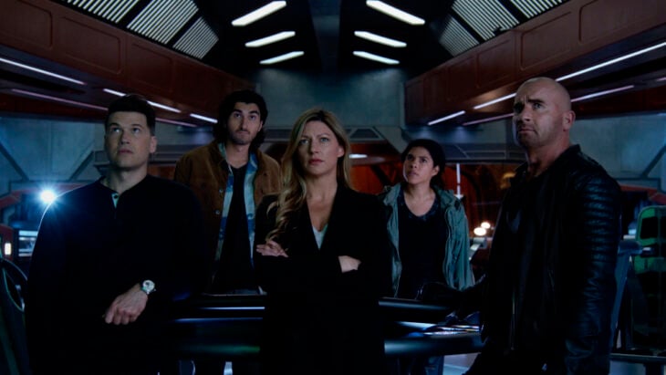 Legends of Tomorrow Season 6 Episode 1, "Ground Control to Sara Lance"