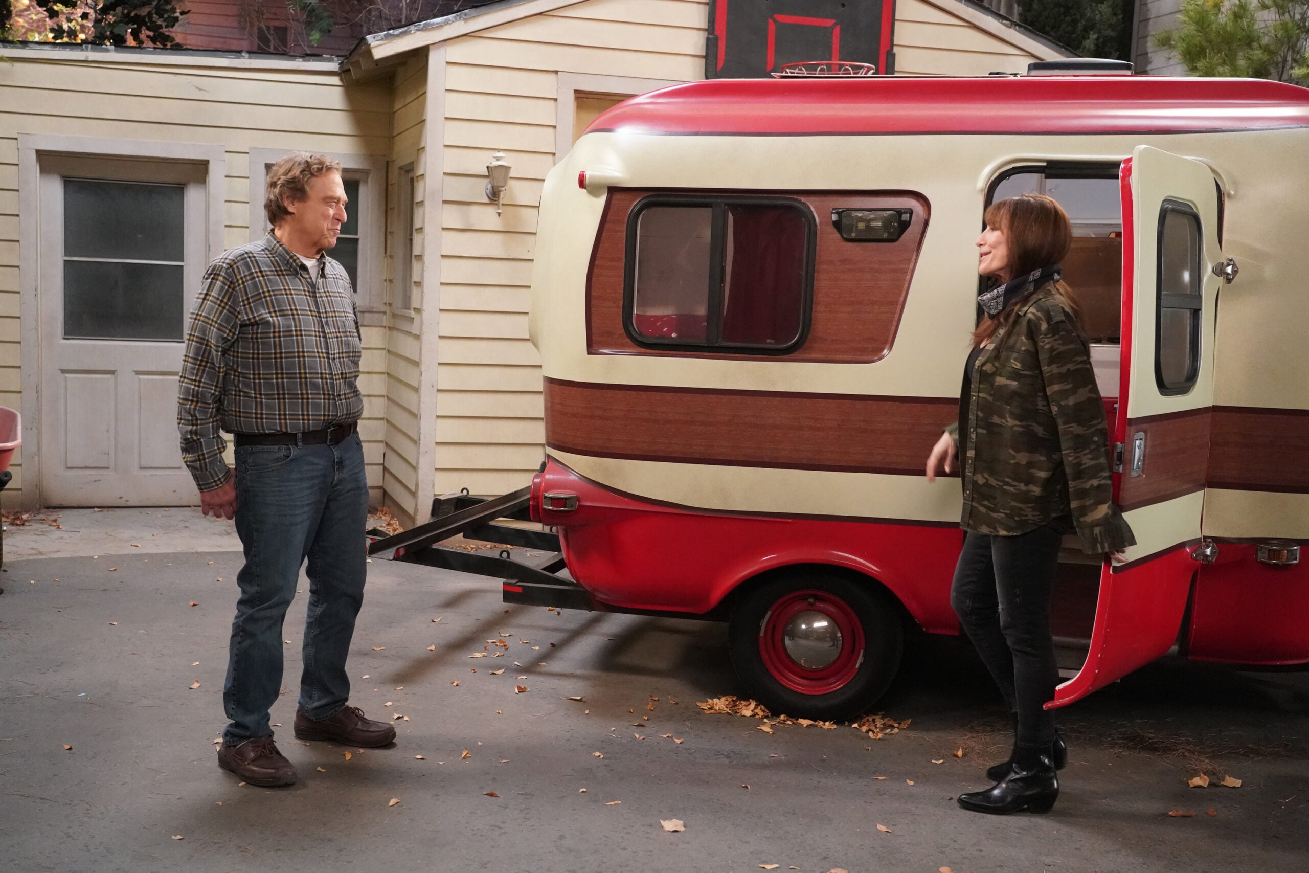 JOHN GOODMAN, KATEY SAGAL