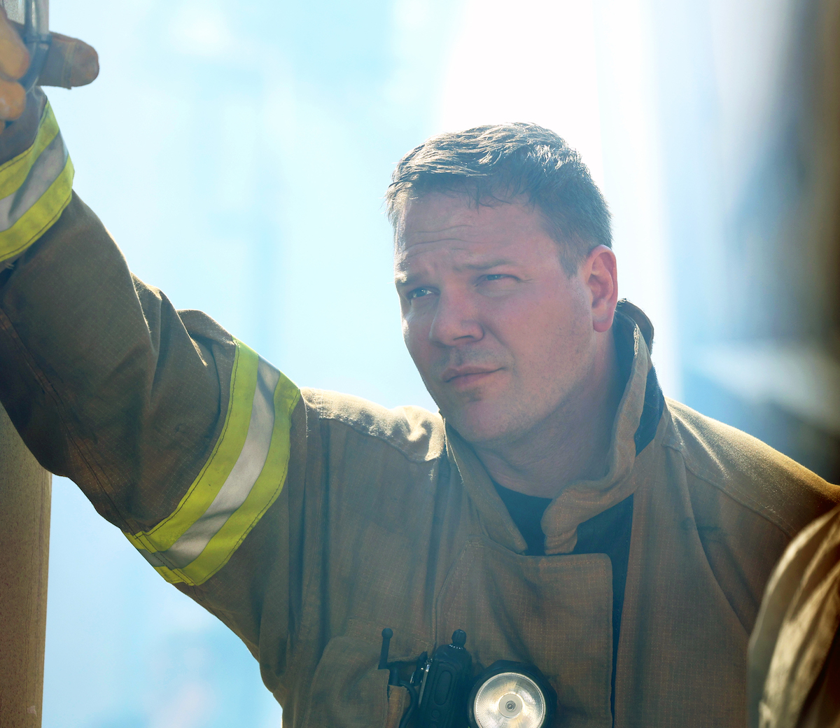 9-1-1: Lone Star Saison 2 épisode 14 Preview — 9-1-1: Lone Star Season 2 Episode 14: Dust to Dust | Tell-Tale TV