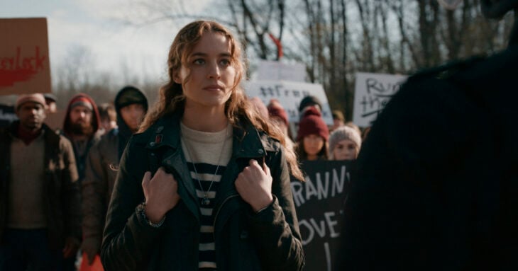 The Republic of Sarah Season 1 Episode 3, “The Lines Between Us”