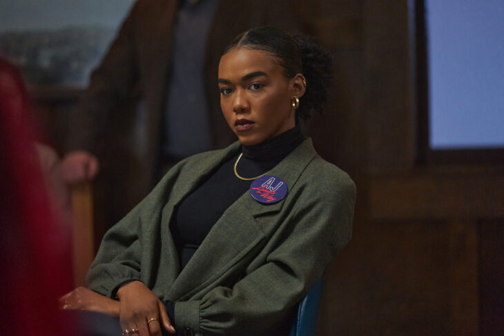 The Republic of Sarah Season 1 Episode 6, "A Show Of Hands" Preview — The Republic of Sarah Season 1 Episode 6: A Show of Hands The Republic of Sarah Season 1 Episode 6, "A Show Of Hands" 