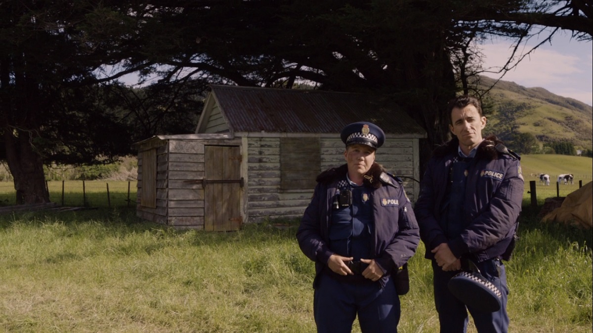 Still of Mike Minogue and Karen O'Leary in Wellington Paranormal.