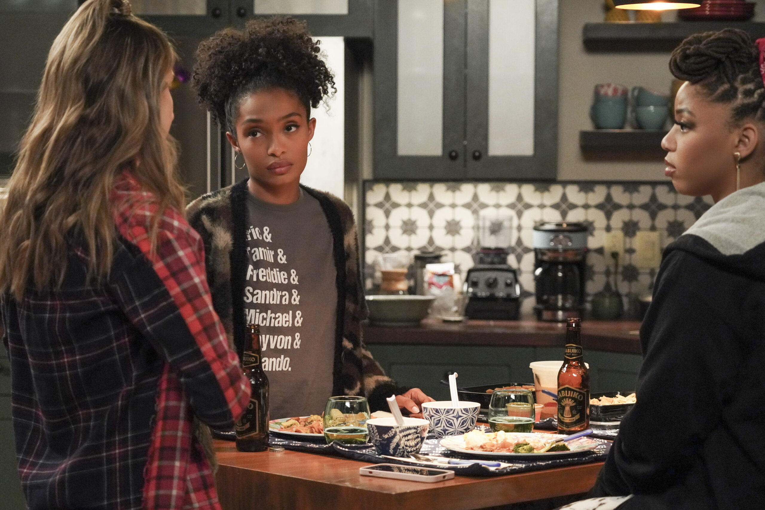 YARA SHAHIDI, CHLOE BAILEY | Tell-Tale TV YARA SHAHIDI, CHLOE BAILEY