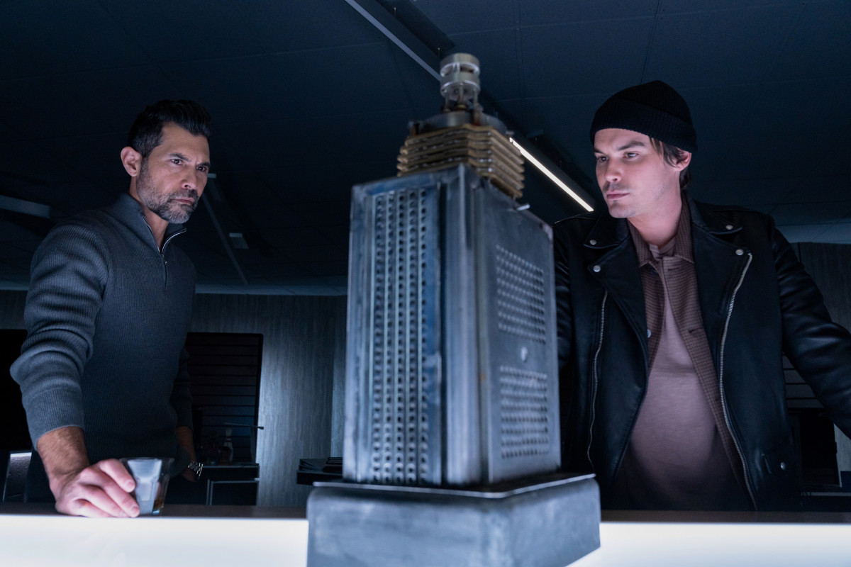 Black Hole Sun Preview — Roswell, New Mexico Season 3 Episode 3: Black Hole Sun Roswell, New Mexico Season 3 Episode 3, "Black Hole Sun"