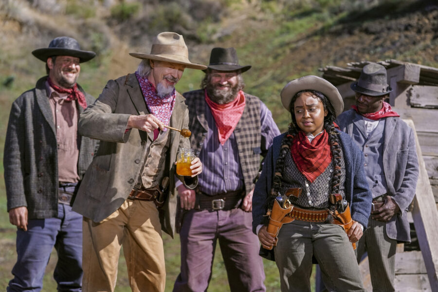 Miracle Workers: Oregon Trail Review: Meet the Noonans (Season 3 Episode 5)