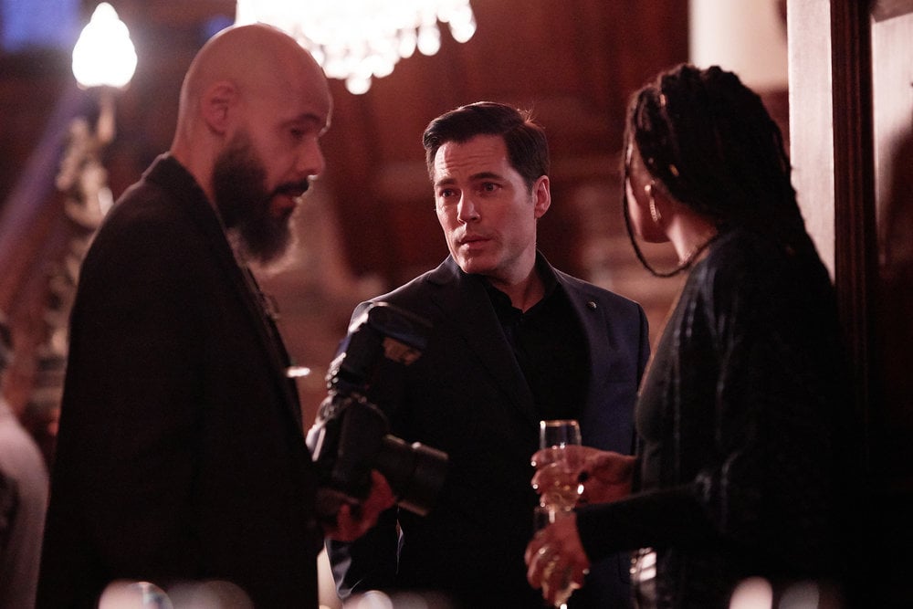 SurrealEstate - Season 1 Episode 9 - White Wedding