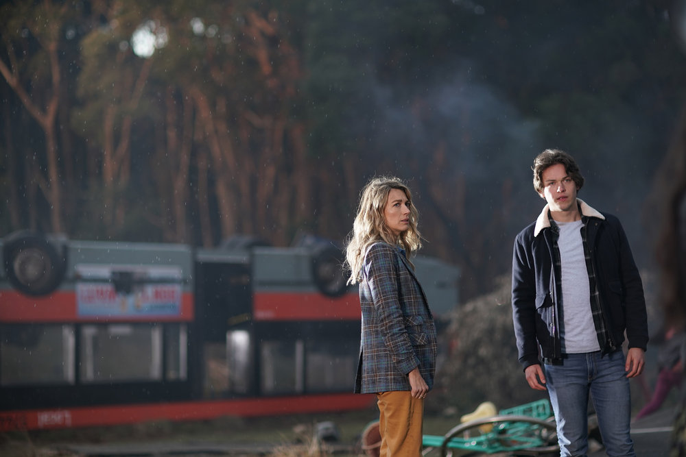 La Brea Season 1 Episode 1 | Tell-Tale TV La Brea Season 1 Episode 1