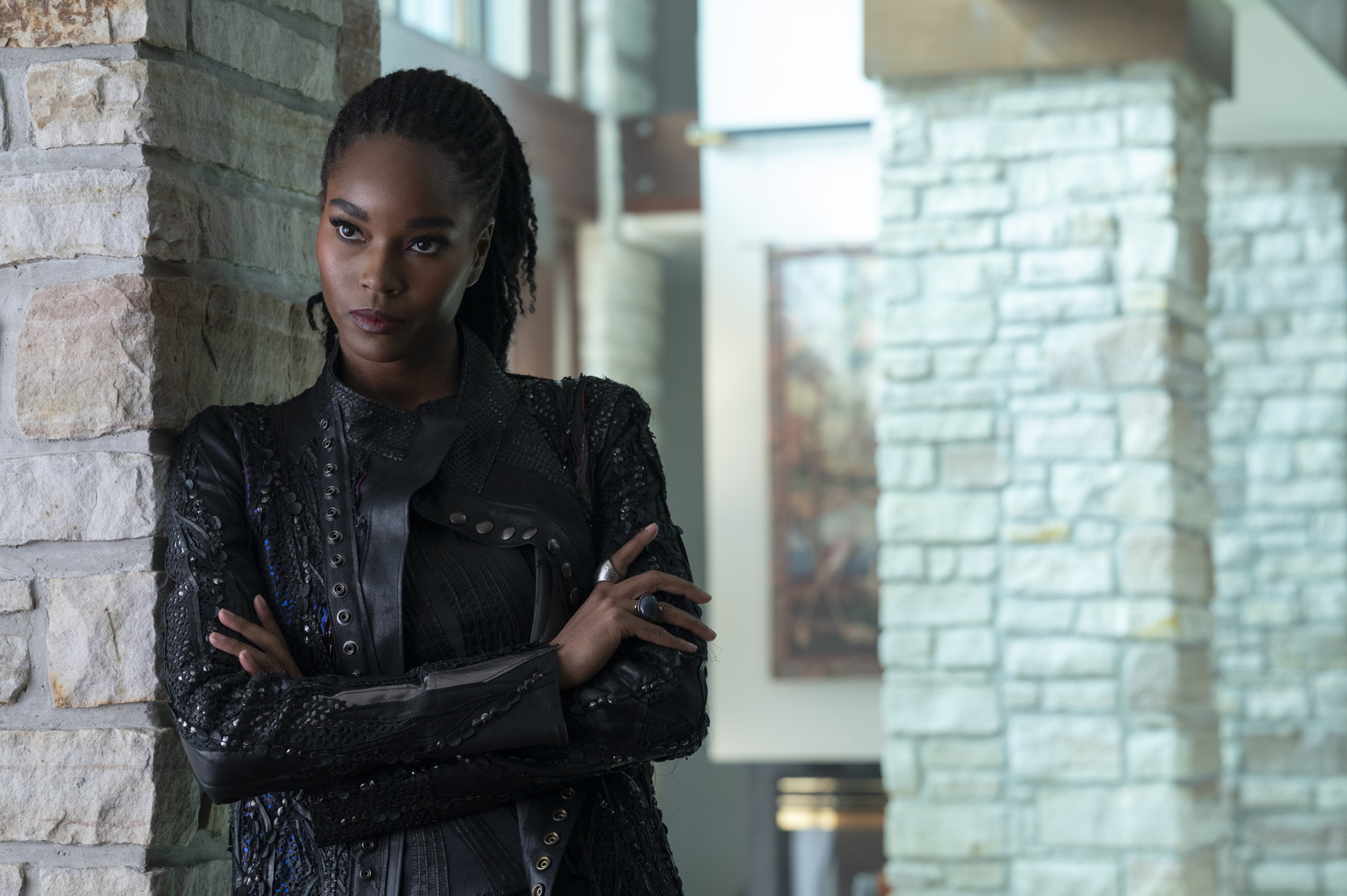 Titans 3x07 51% Demaris Lewis Blackfire 