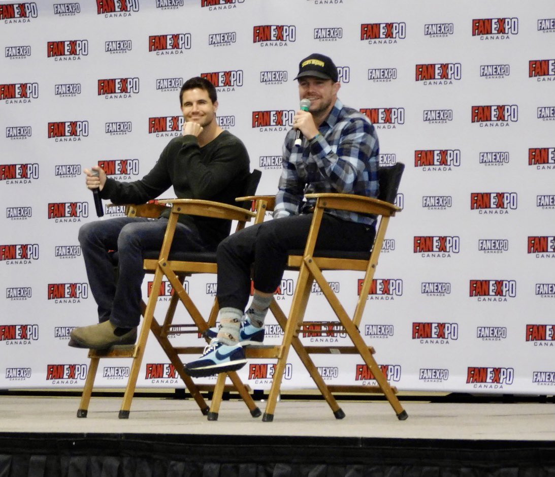 Fan Expo Canada - Stephen Amell, Robbie Amell | Tell-Tale TV Fan Expo Canada - Stephen Amell, Robbie Amell