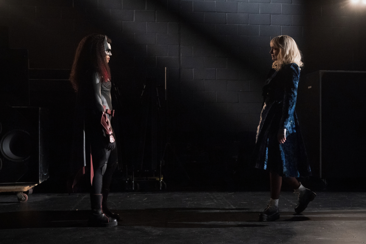 Batwoman Season 3 Episode 1 | Tell-Tale TV Batwoman Season 3 Episode 1