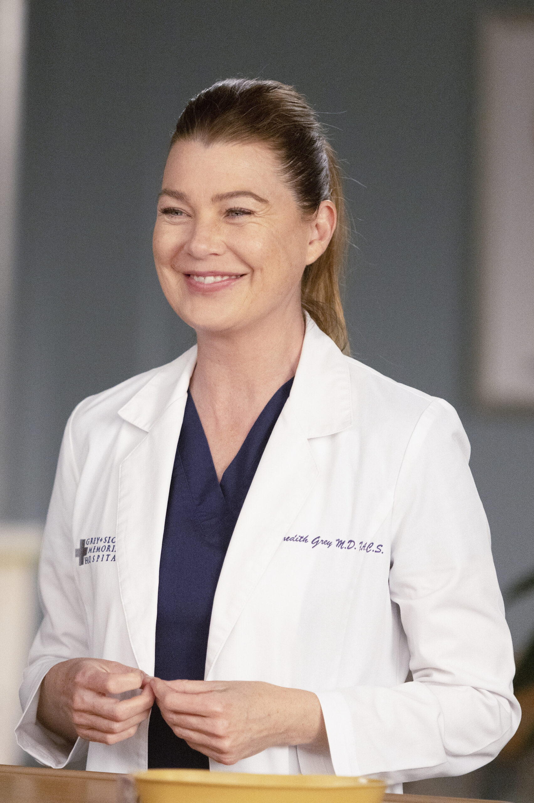 ELLEN POMPEO as meredith grey in Grey's Anatomy Season 18 Episode 8 -- winter finale | Tell-Tale TV ELLEN POMPEO