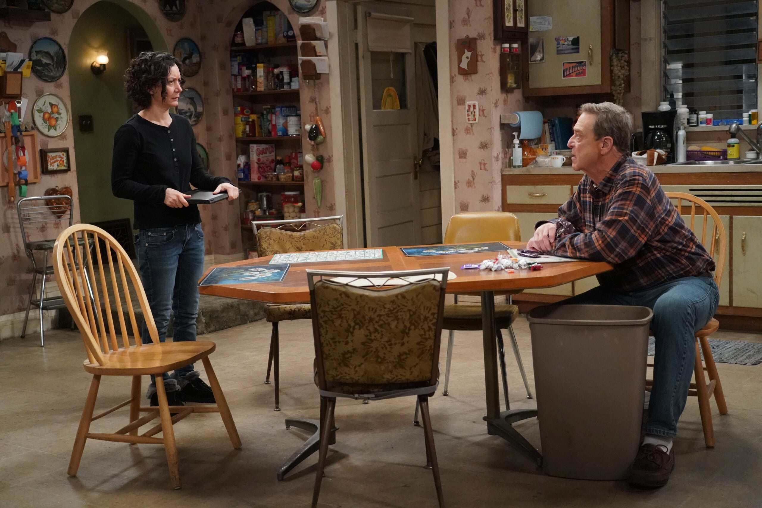 SARA GILBERT, JOHN GOODMAN