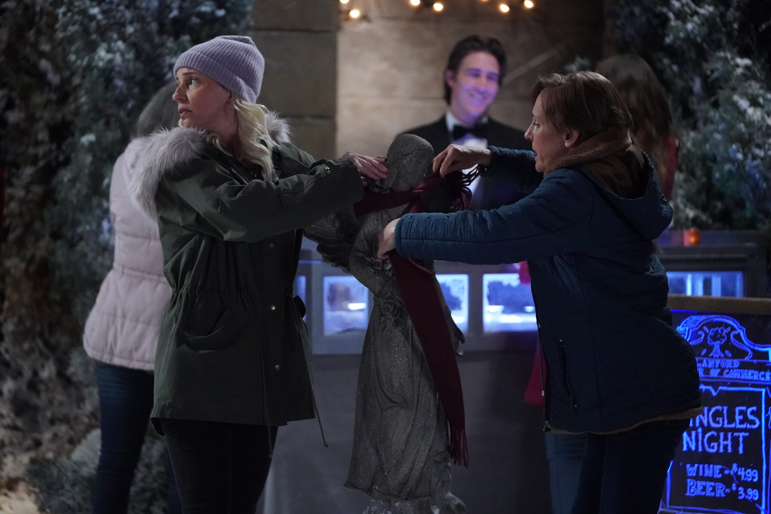 LECY GORANSON, LAURIE METCALF