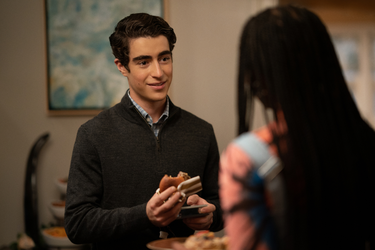 Naomi Season 1 Episode 8, "Fellowship of the Disc"