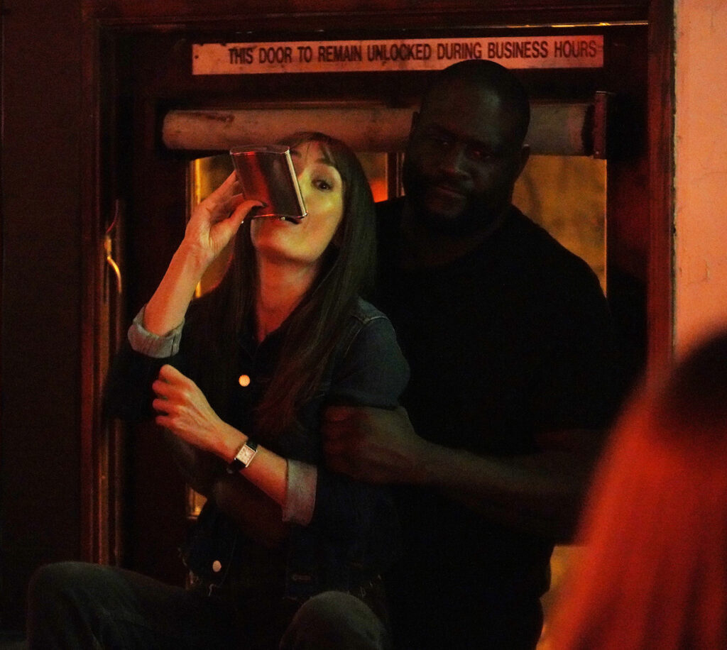 Pivoting Season 1 Episode 9, "Fans Only"