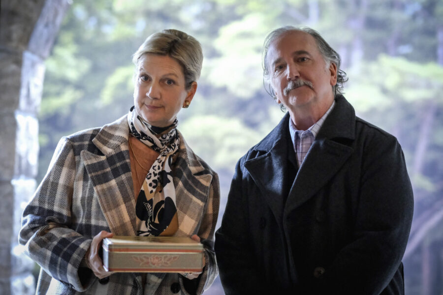 Ghosts Season 1 Episode 18 - "Farnsby & B"