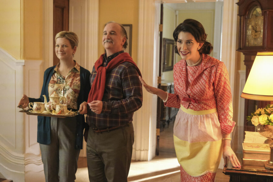 Ghosts Season 1 Episode 18 - "Farnsby & B"