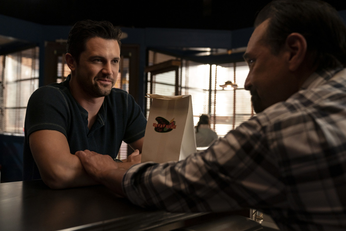 Roswell, NM Season 4 Episode 1 Preview — Roswell, New Mexico Season 4 Episode 1: Steal My Sunshine