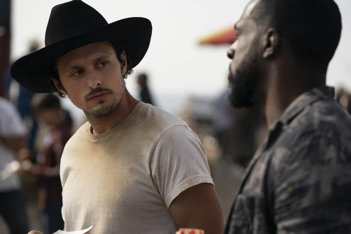 Roswell, NM Season 4 Episode 1 | Tell-Tale TV Roswell, NM Season 4 Episode 1