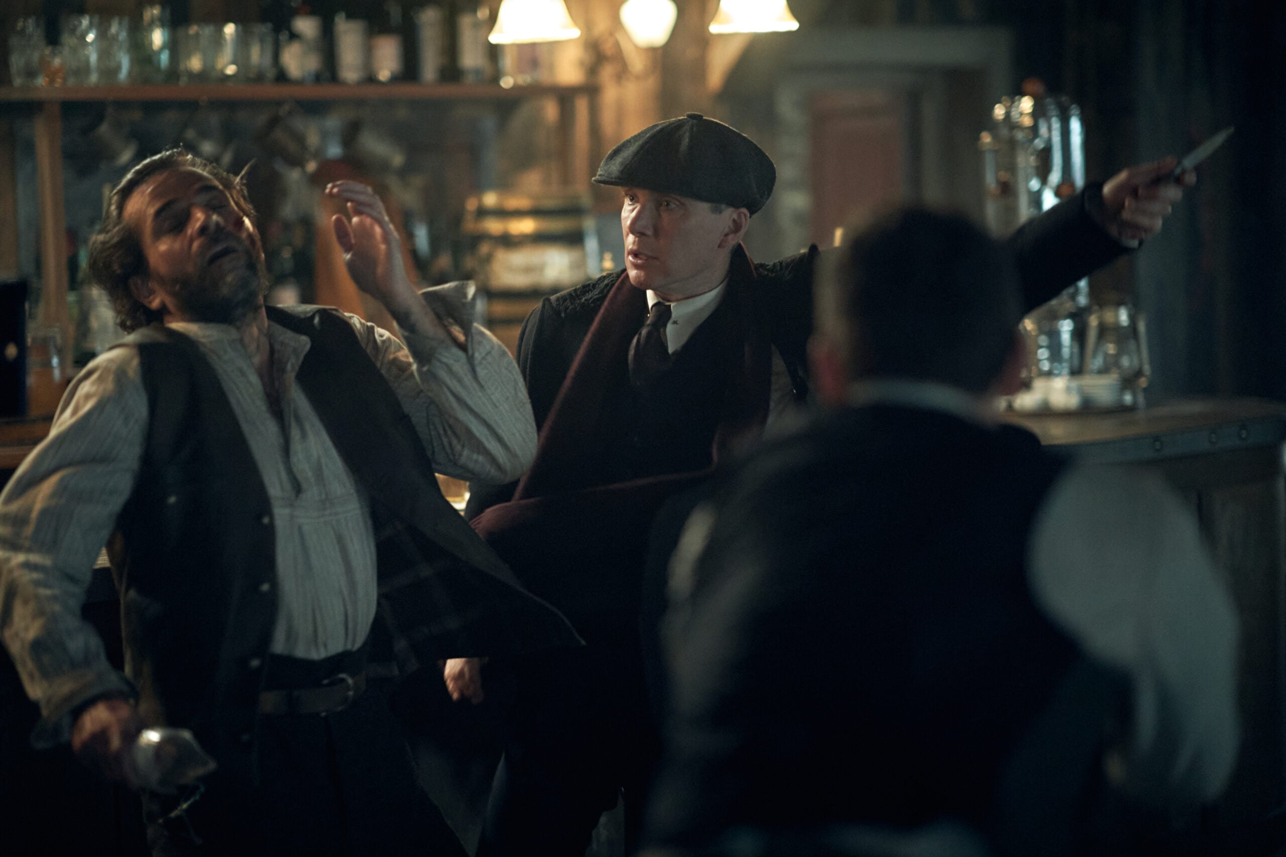  Tommy Shelby in a bar fight in Peaky Blinders Season 6