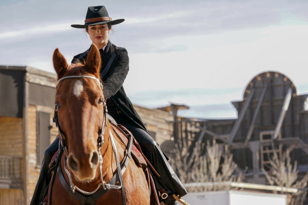 Roswell, New Mexico Season 4 Episode 9 Wild Wild West | Tell-Tale TV Roswell, New Mexico Season 4 Episode 9 Wild Wild West
