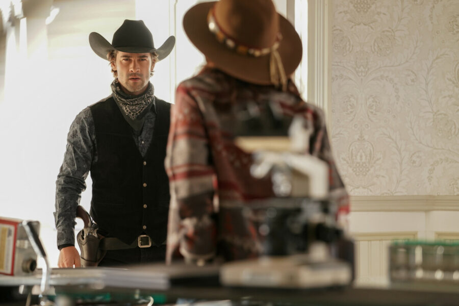 Roswell, New Mexico Season 4 Episode 9 Wild Wild West | Tell-Tale TV Roswell, New Mexico Season 4 Episode 9 Wild Wild West