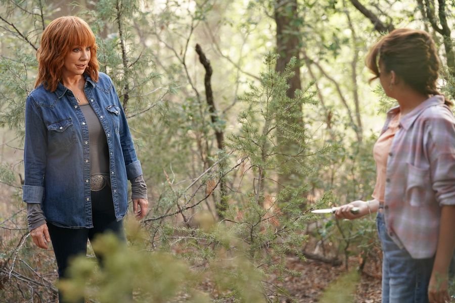 BIG SKY: DEADLY TRAILS Season 3 Episode 1, “Do You Love An Apple” REBA MCENTIRE, CREE CICCHINO | Tell-Tale TV BIG SKY: DEADLY TRAILS Season 3 Episode 1, “Do You Love An Apple” REBA MCENTIRE, CREE CICCHINO