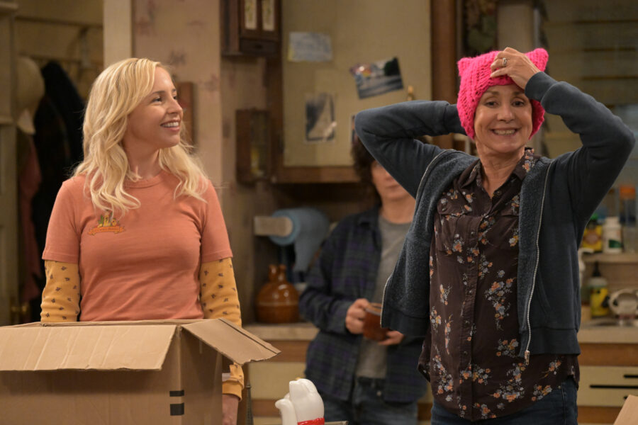 LECY GORANSON, LAURIE METCALF | Tell-Tale TV LECY GORANSON, LAURIE METCALF