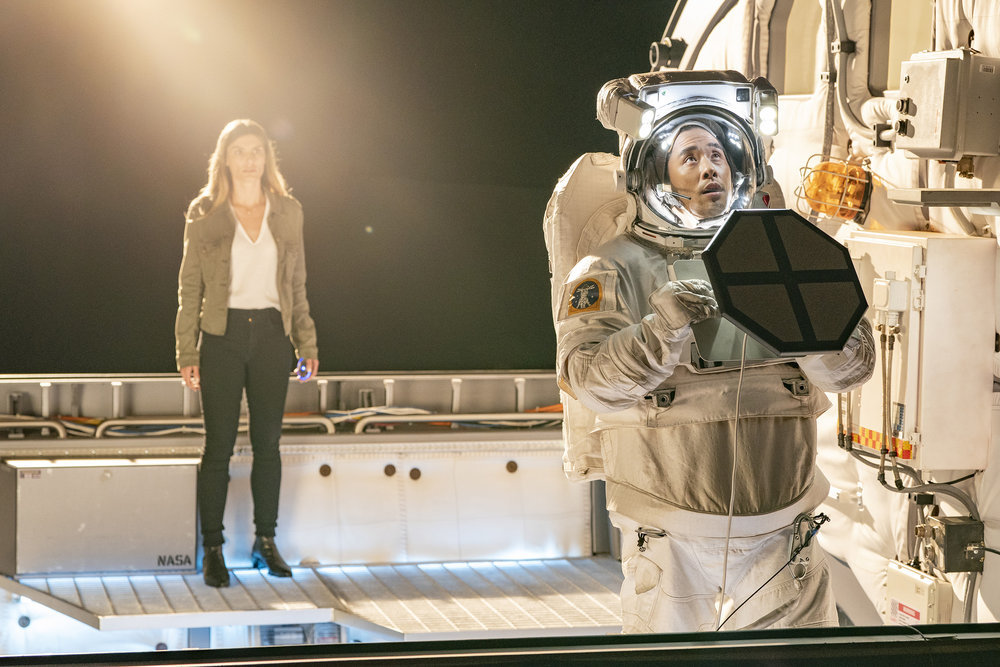 Quantum Leap - Season 1 Episode 2 Caitlin Bassett and Raymond Lee